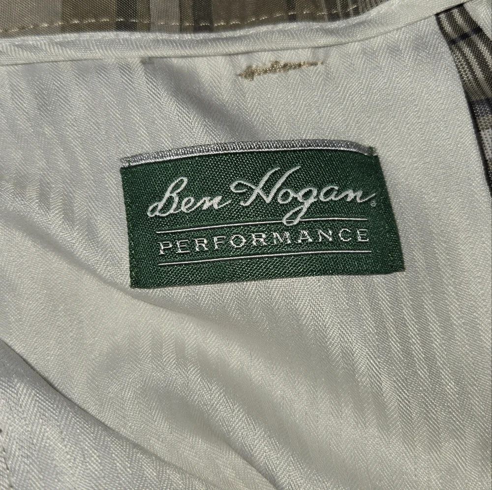 Ben Hogan Performance Men's 34 Plaid Golf Shorts - Gray and Tan